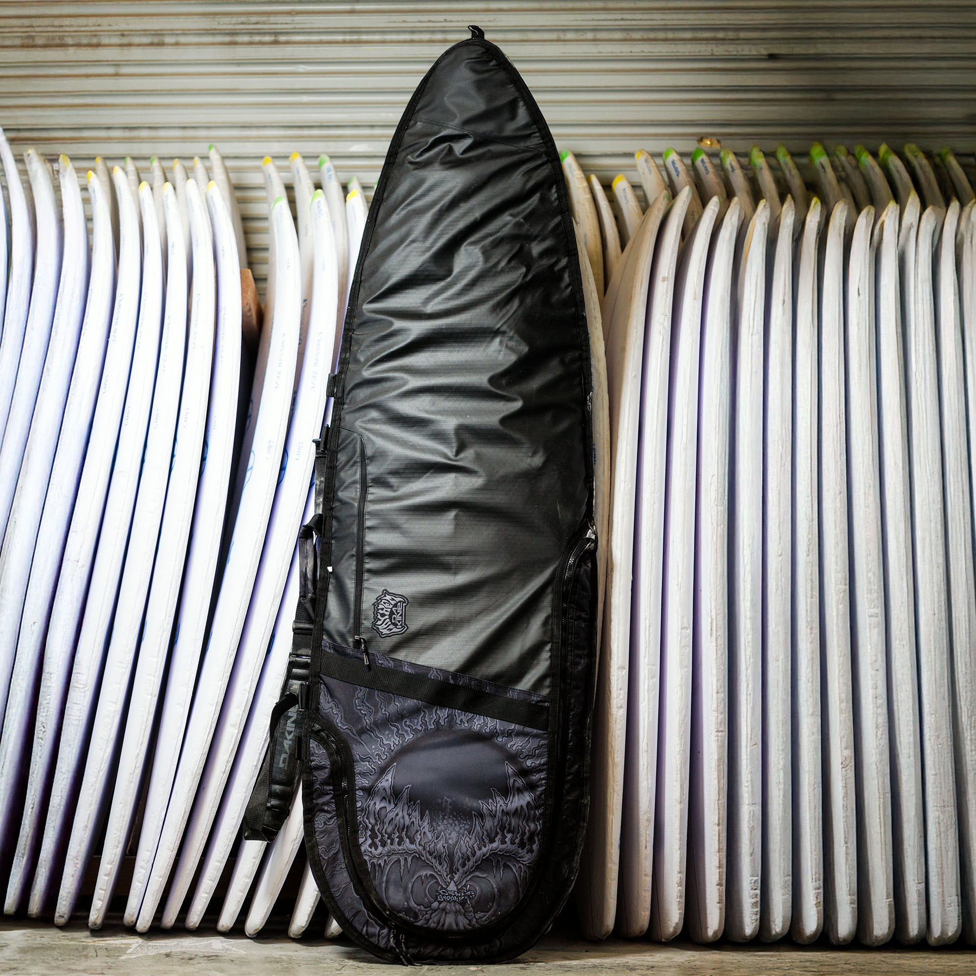 Daylight DLX Surfboard Bag Thruster X Mayhem - Mayhem Black